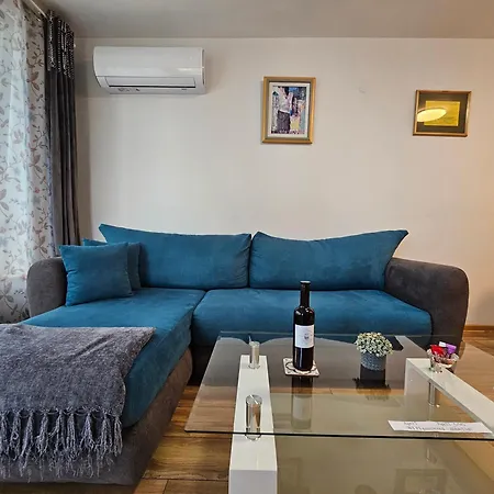 Appartement Brand New With Free Parking Near Center *