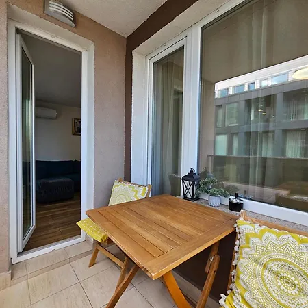 Brand New With Free Parking Near Center Апартамент София